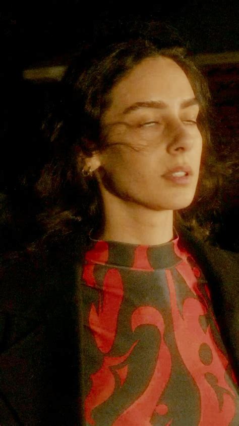 A New Studio Collection yarın 18:00’da yayında. .